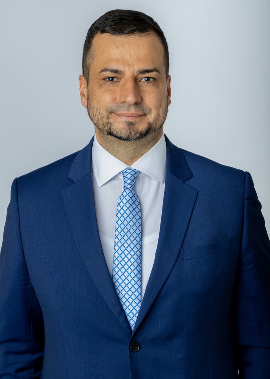 mr Akoš Ujhelji